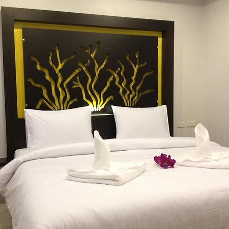 The Silk Hill Hotel Patong Bagian luar foto