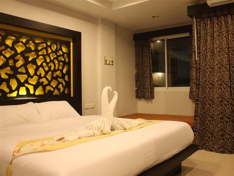 The Silk Hill Hotel Patong Bagian luar foto