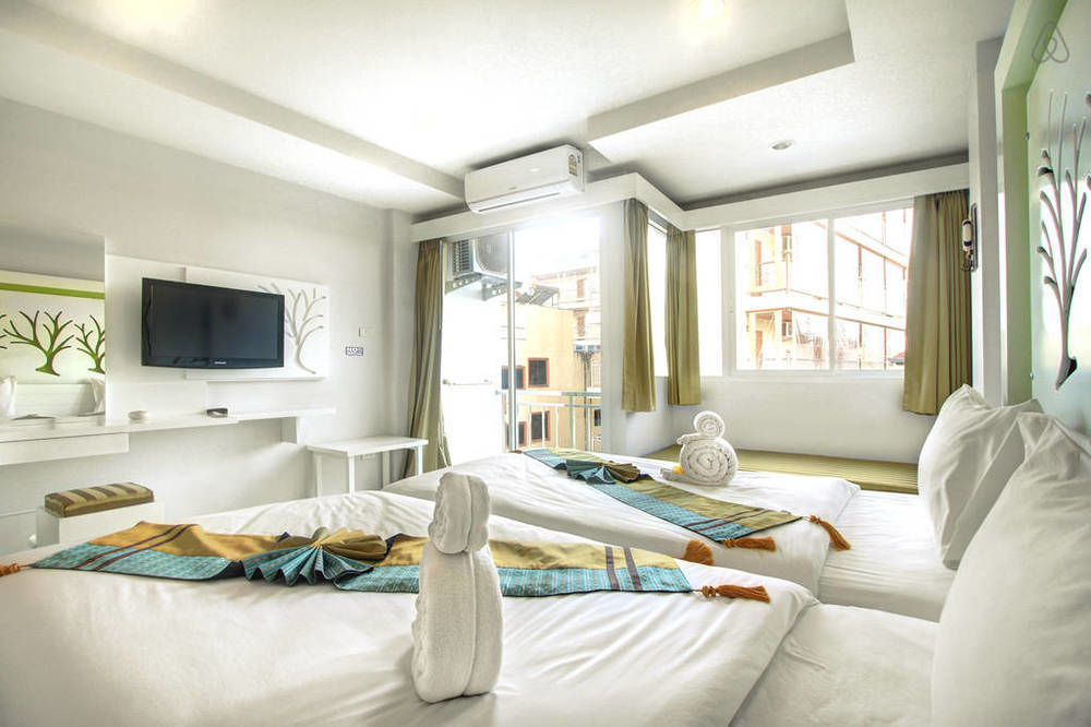 The Silk Hill Hotel Patong Bagian luar foto
