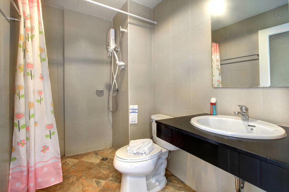 The Silk Hill Hotel Patong Bagian luar foto