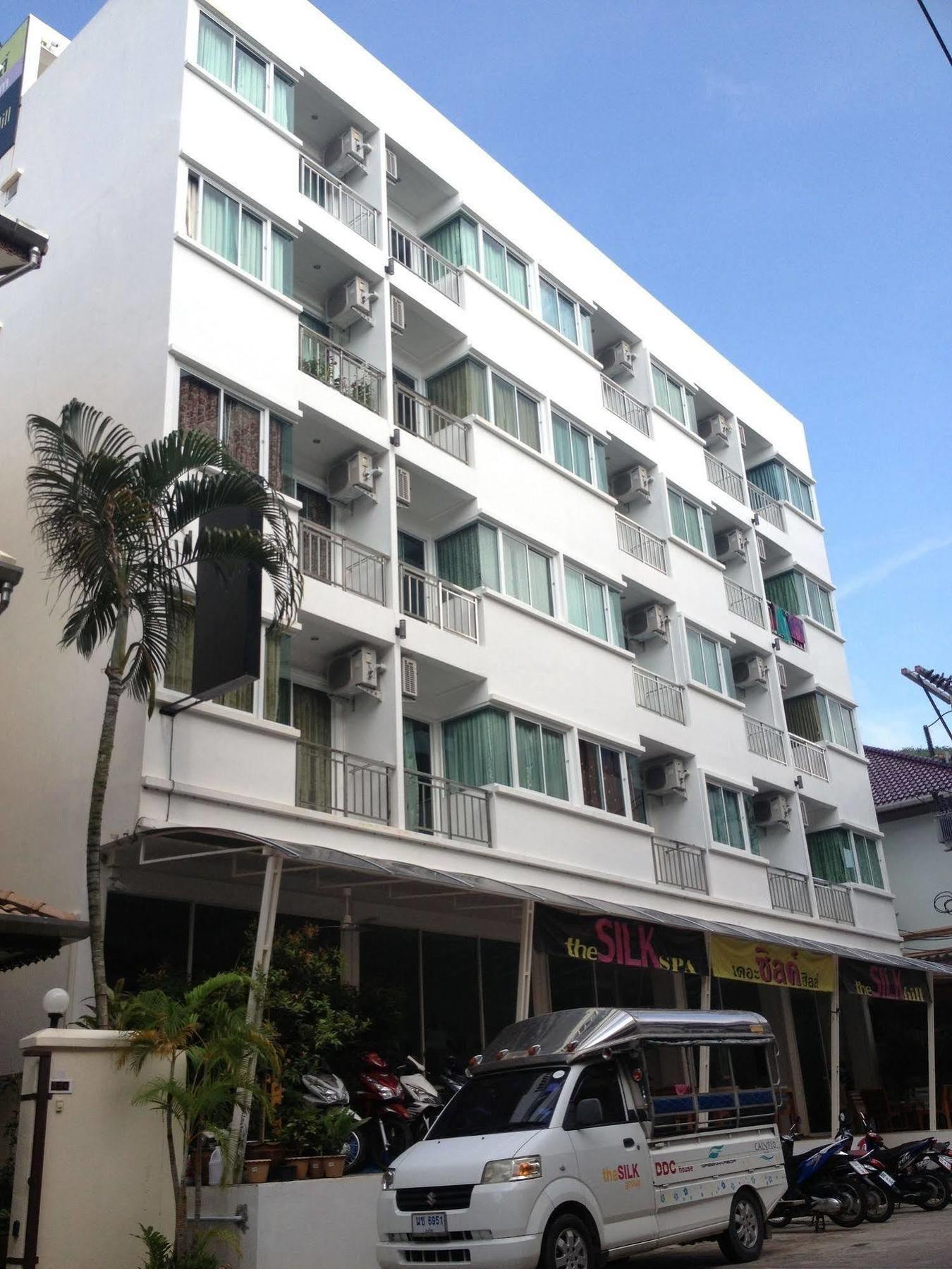 The Silk Hill Hotel Patong Bagian luar foto