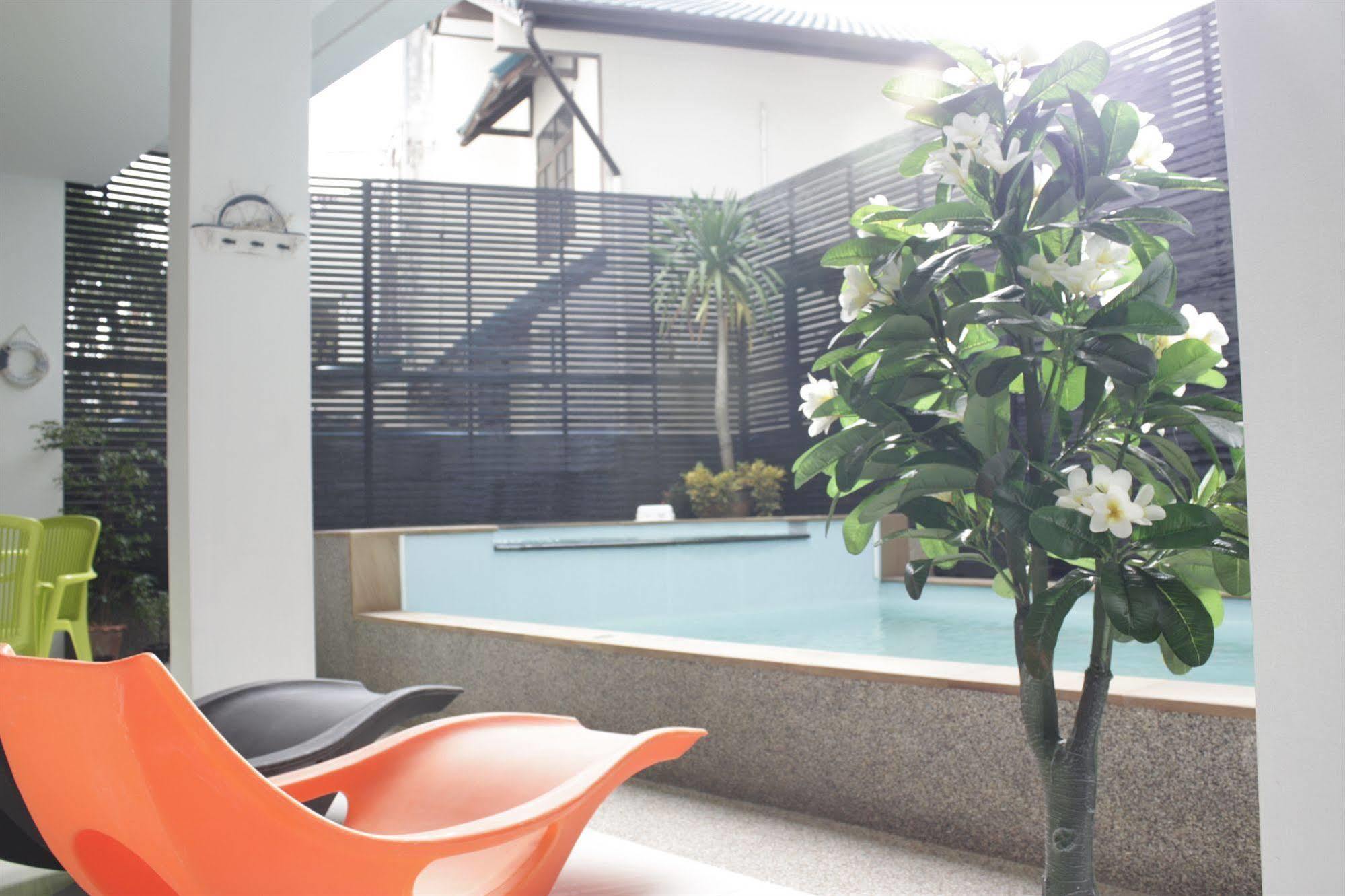 The Silk Hill Hotel Patong Bagian luar foto